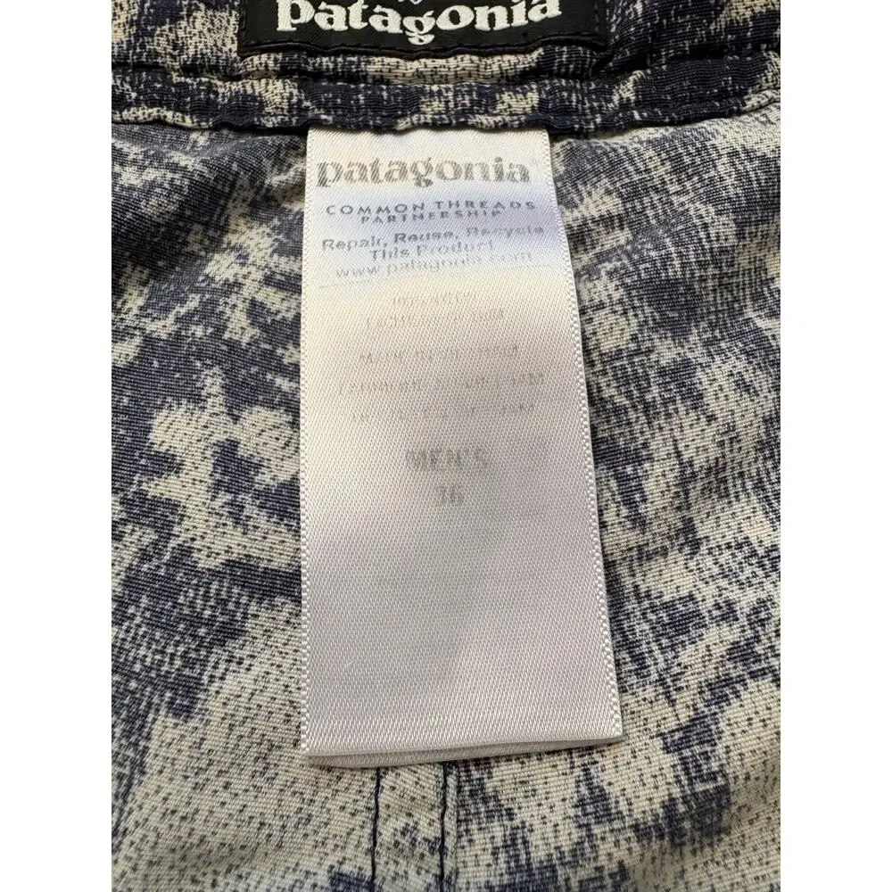 Patagonia Floral Pattern Nylon Board Shorts w/ Drawstring Mens Size 36